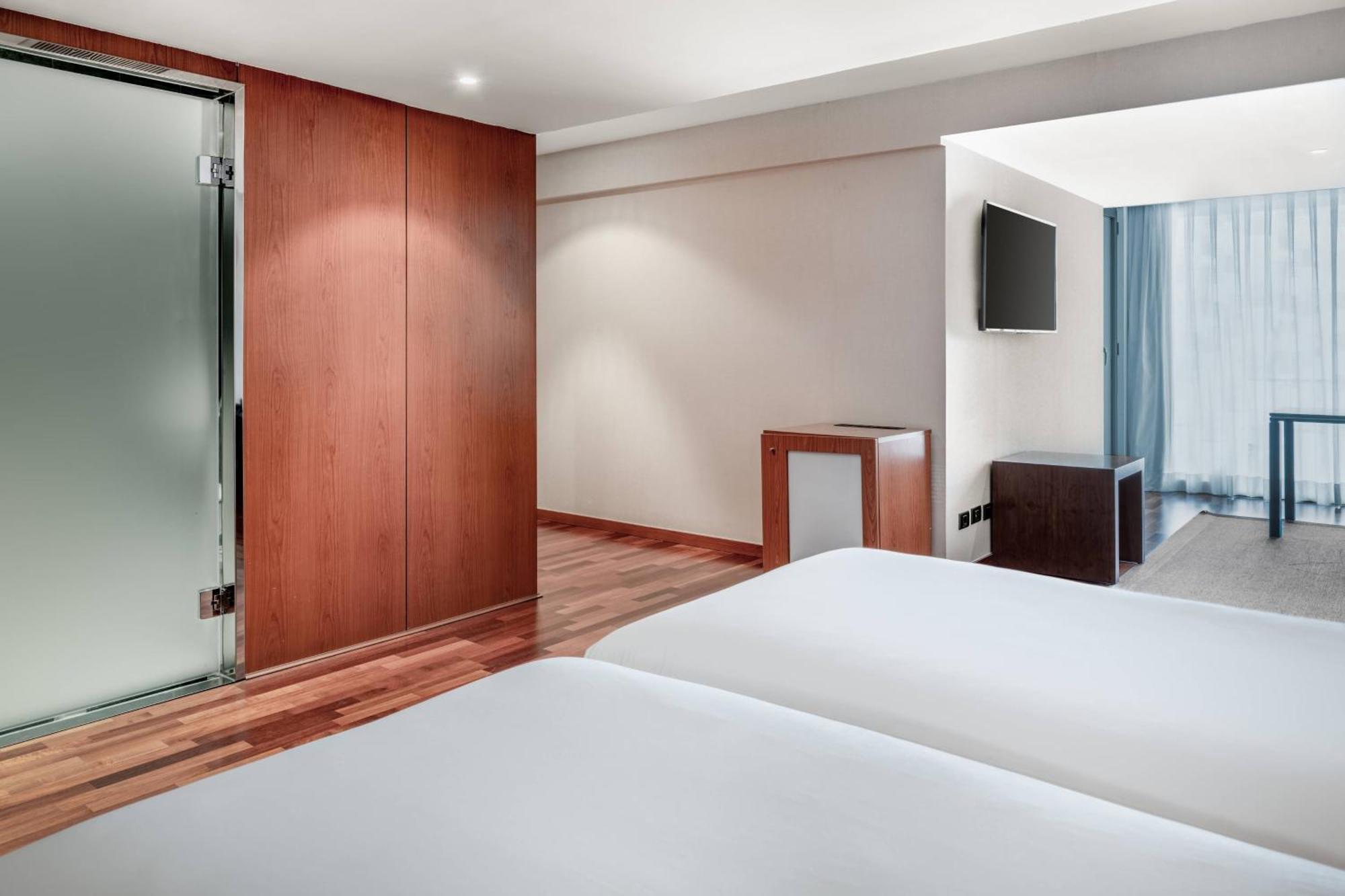Ac Hotel La Rioja By Marriott Logrono Exterior photo