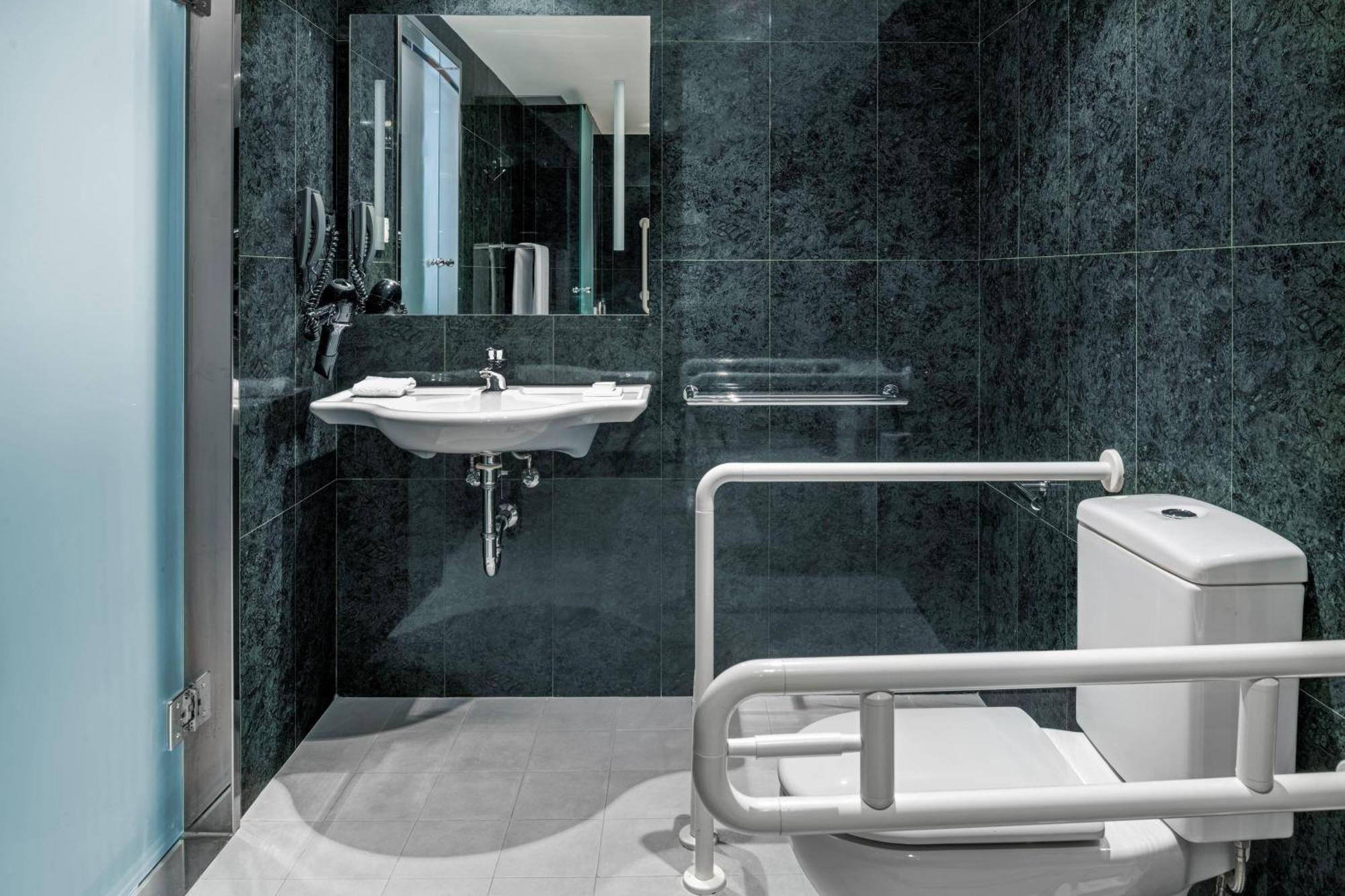 Ac Hotel La Rioja By Marriott Logrono Exterior photo