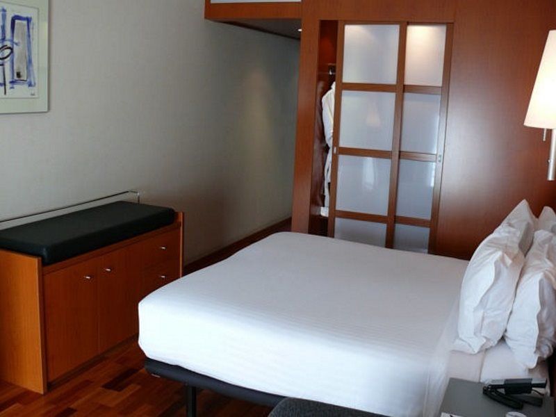 Ac Hotel La Rioja By Marriott Logrono Exterior photo