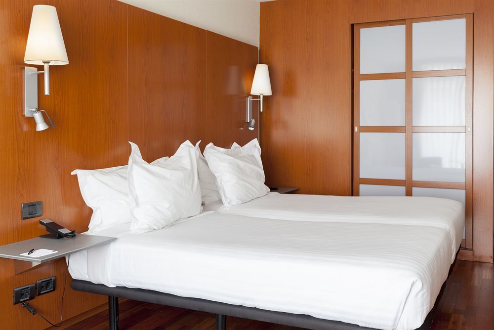 Ac Hotel La Rioja By Marriott Logrono Exterior photo